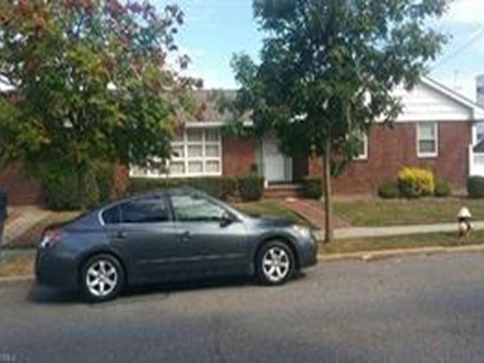 1st image of 1255 E 93rd St
