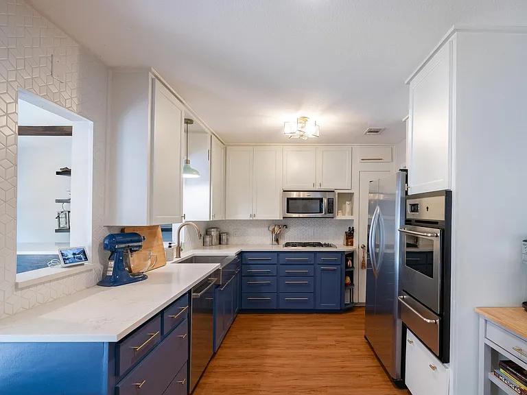 614 Long Bow Ln — Photo 2