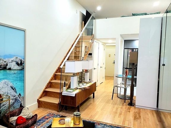 2nd image of 244 E 75th St APT 1A