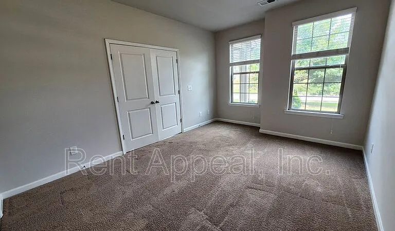 3523 Woodshade Dr — Photo 7