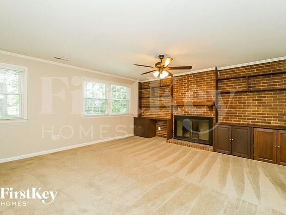 5th image of 2914 Stratford Dr