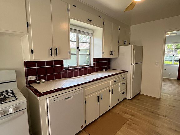 3rd image of 346-10 W Lemon Ave