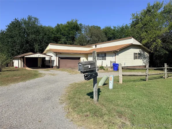 5801 S 8th St E, Muskogee, OK 74403