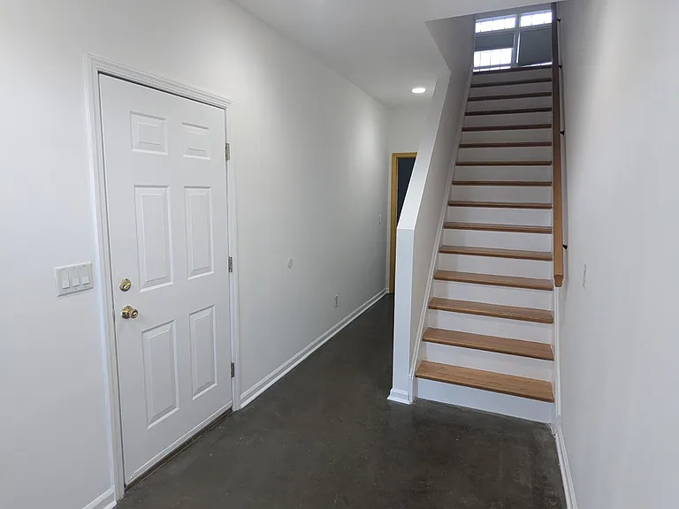 200 Burnett Ave #3 — Photo 9