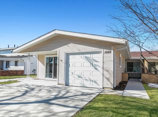 1088 Mohegan Ln, Schaumburg, IL 60193