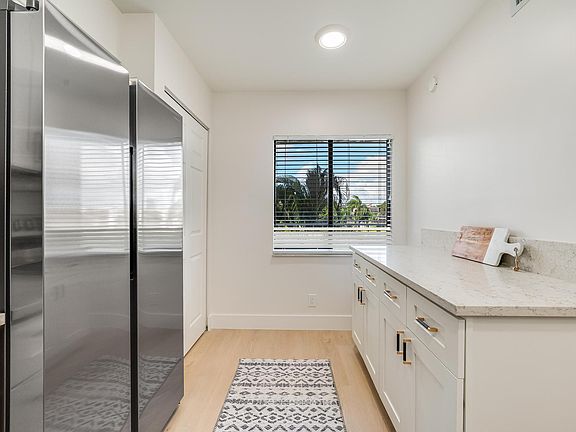 5th image of 7290 Ashford Place #303