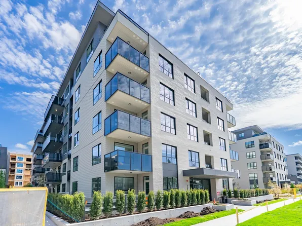 15735 85th Ave #607, Surrey, BC V4N 3G8