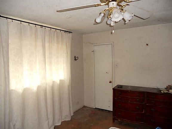 5th image of 1020 Elmwood Dr