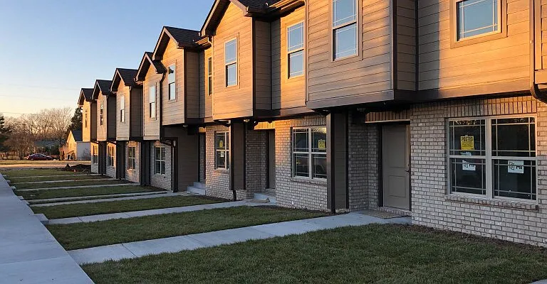66 Bellvue Dr — Photo 1