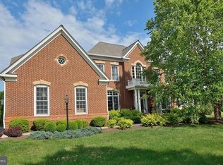 16822 Chestnut Overlook Dr, Purcellville, VA 20132