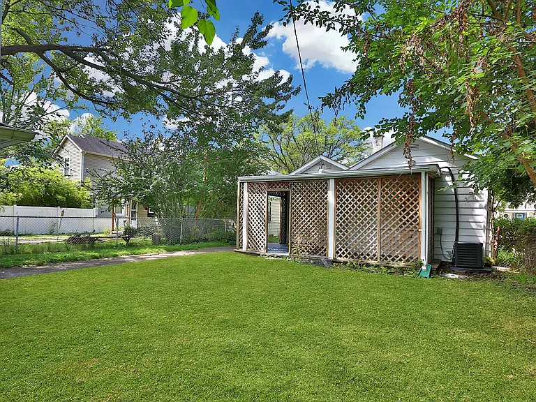 3226 Grayson St — Photo 13