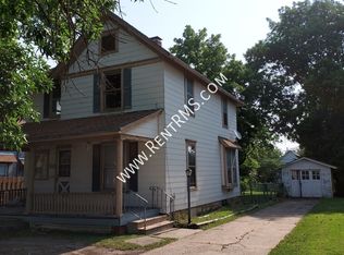 1822 SW Washburn Ave, Topeka, KS 66604