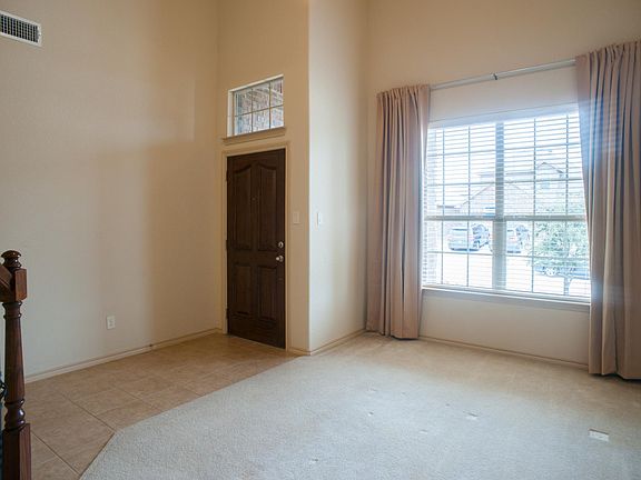 Formal dinning room