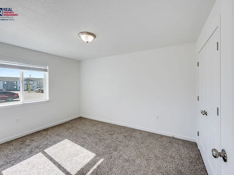 106 Briscoe Rd — Photo 6