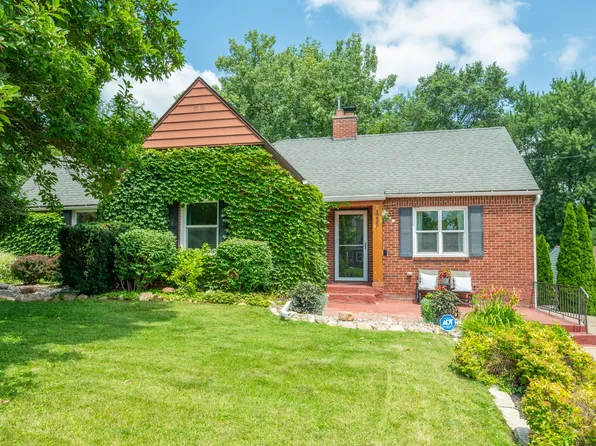 1239 Creston Ave, Des Moines, IA 50315