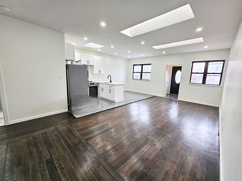 1st image of 4551 Kings Hwy Floor 2