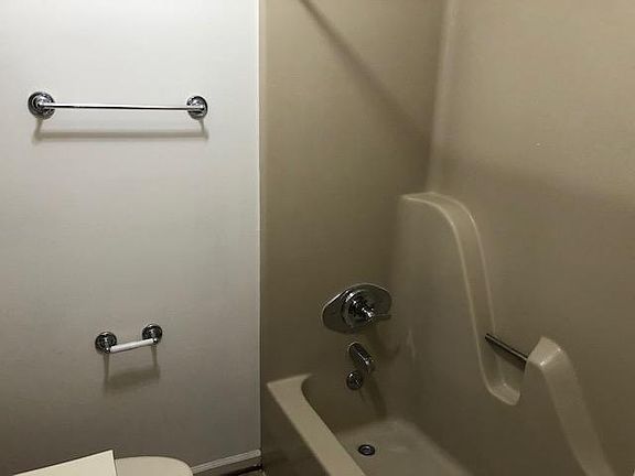3rd image of 146 Longwood Pl #103