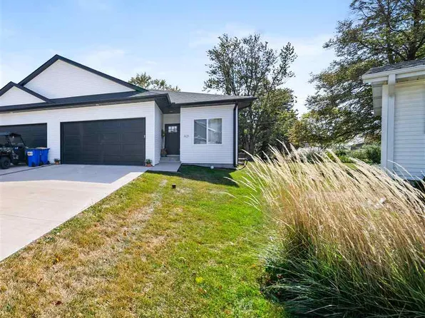 621 E Tyler St, Washington, IA 52353