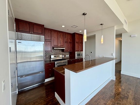 5th image of 610 E Market St Unit 2601