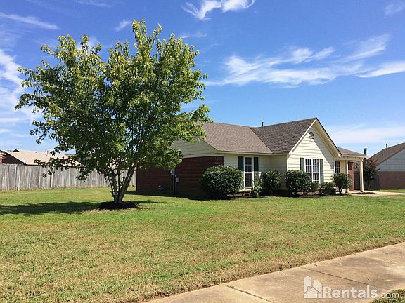 3rd image of 6312 Oak Run Dr W