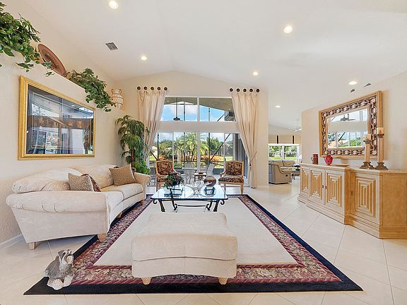 2nd image of 7426 Lahana Cir