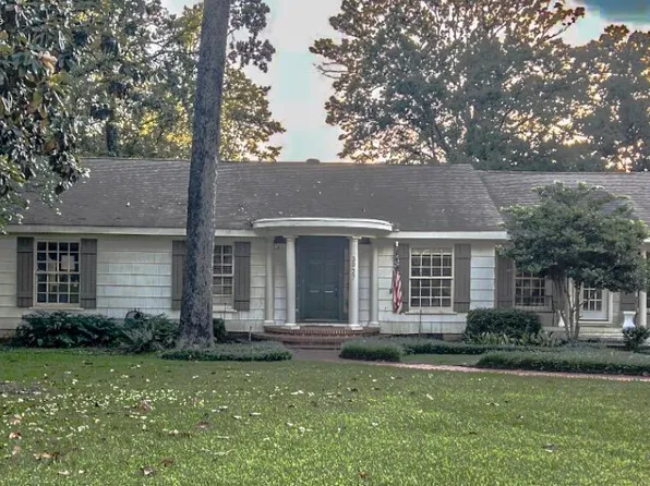 3927 Eastline Dr, Jackson, MS 39211