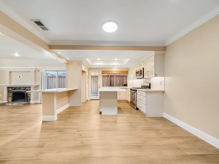 2733 W Keller Ave #1 — Photo 15