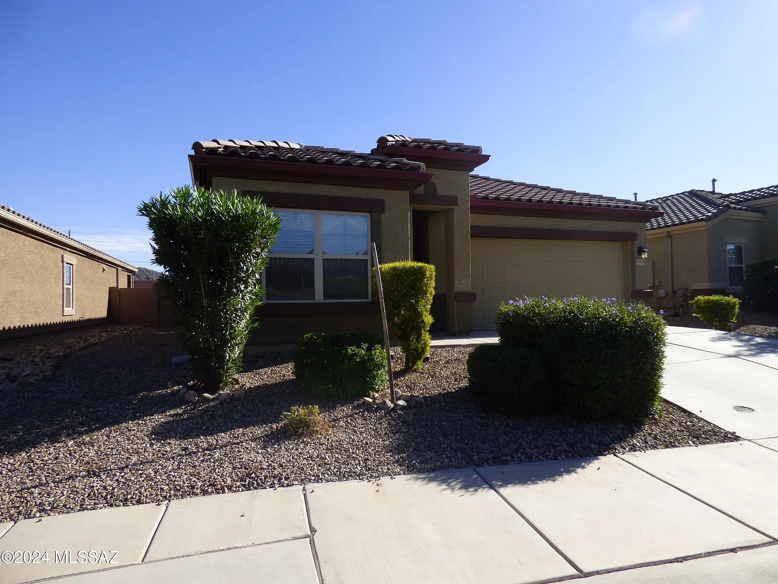 4 bed, 2.0 bath, 1701 sqft, $2,150 — Photo 2