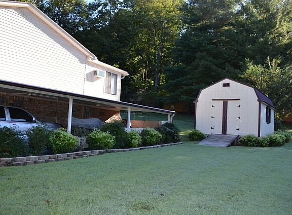 3rd image of 1660 Boone Dr