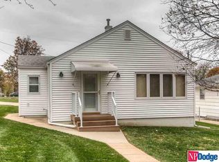 5203 O St, Omaha, NE 68117