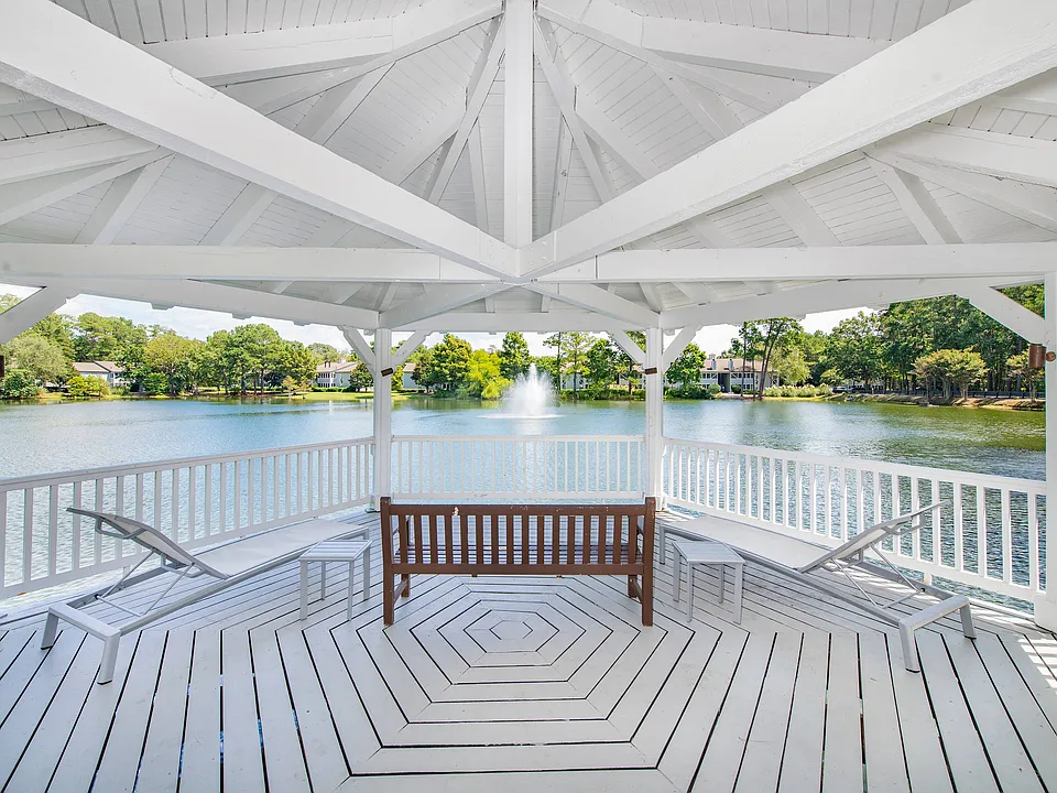 4-Pond-Gazebo