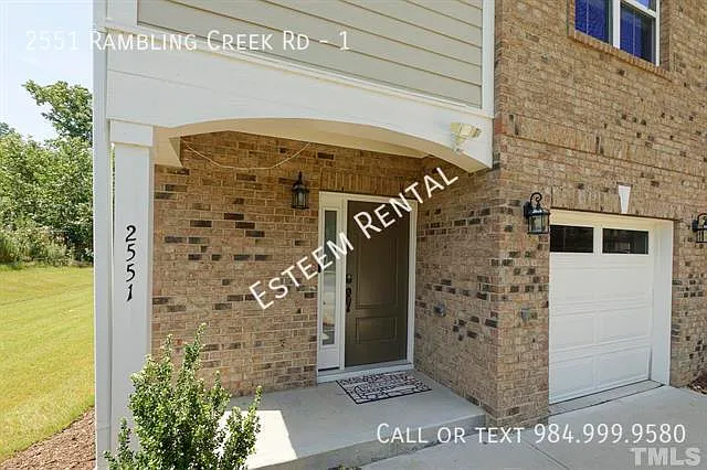 3 bed, 2.5 bath, 1800 sqft, $1,995 — Photo 4