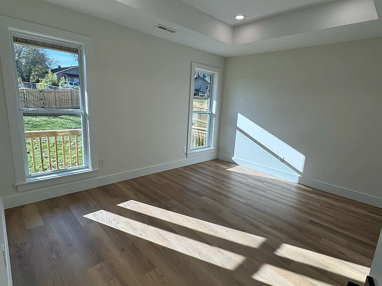 2204 Chester St — Photo 17