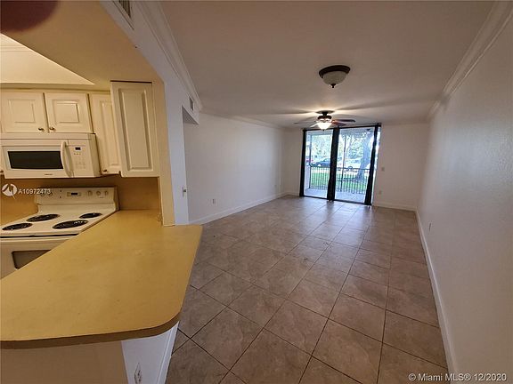 3rd image of 8235 Lake Dr APT 107