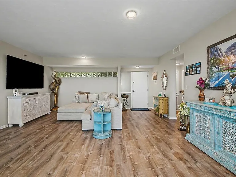 5408 Eagles Point Cir #302 — Photo 7
