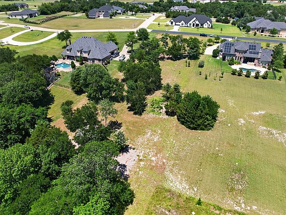4th image of E Nine Waterstone Estate Dr
