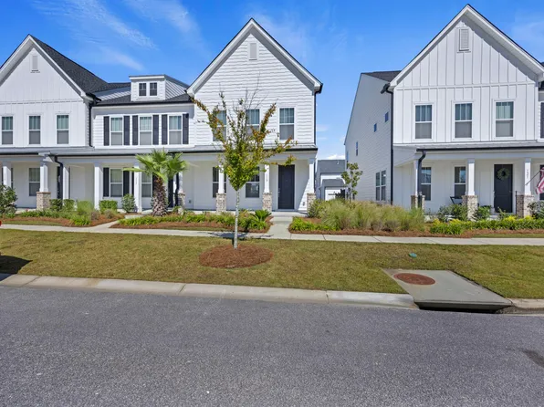 119 Summer Tanager Dr, Ravenel, SC 29470