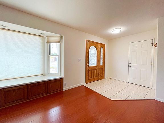 2nd image of 737 Jura Way