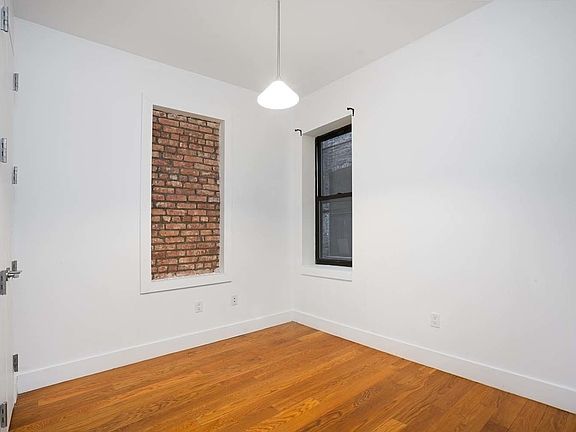 4th image of 242 Madison St #2R