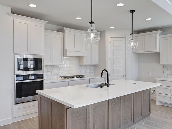 2nd image of 309 Rainwater Creek