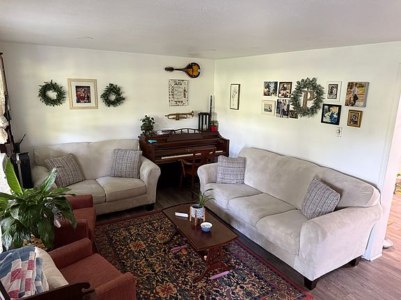 3rd image of 37601 Harrow Hills Ct