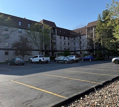 2nd image of 800 Brick Mill Run