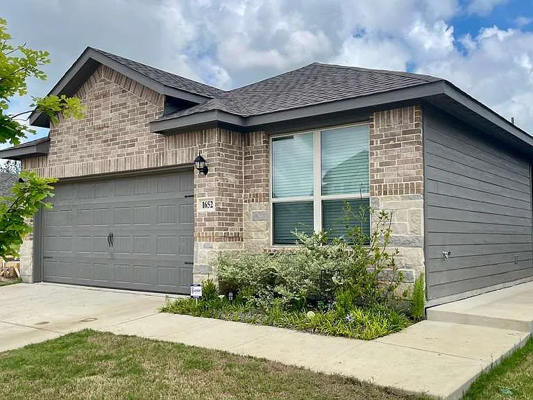 1652 Edgeway Dr — Photo 11