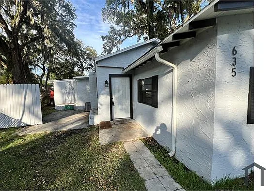 635 Florence St — Photo 9