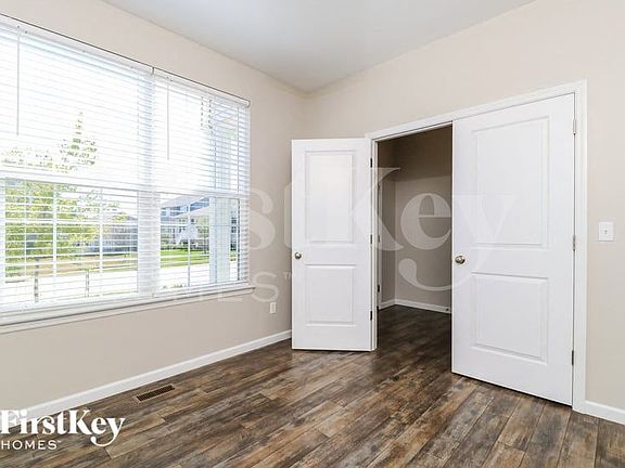 4th image of 1562 Kennabrooke Ct