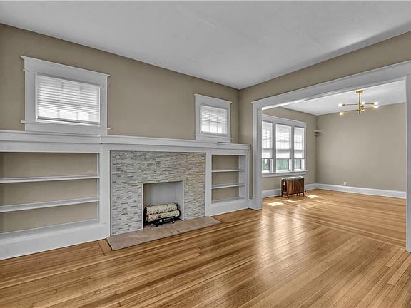 3rd image of 237 Tacoma Ave