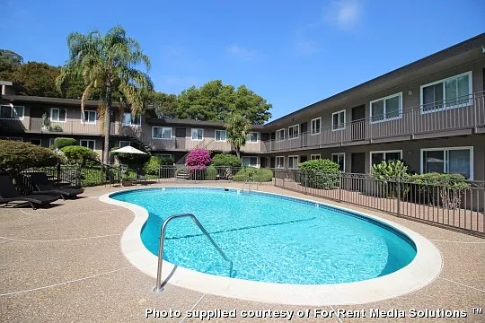 Marin Royal Apartments LLC — Photo 25