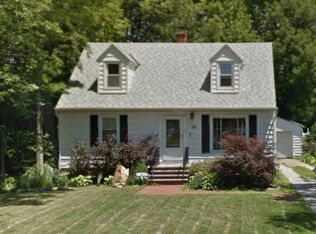 811 Bates Rd, Rocky River, OH 44116