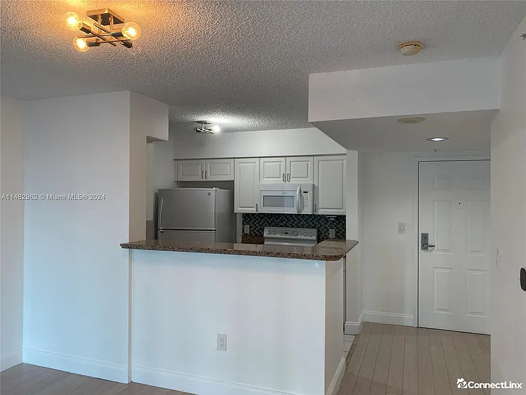 1155 Brickell Bay Dr #405 — Photo 8