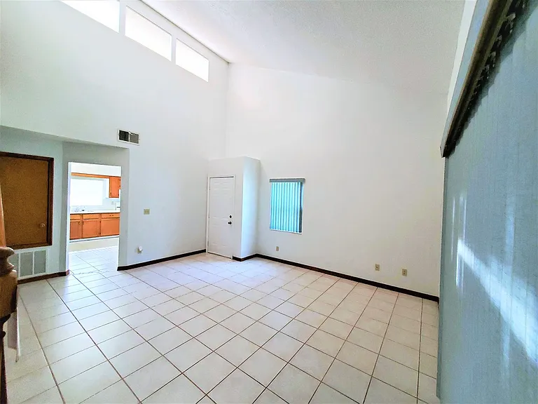 1423 Disston Ave — Photo 14